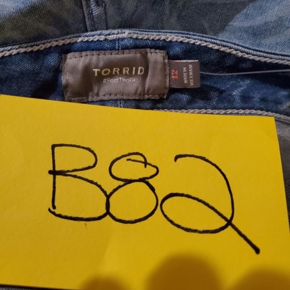 NWT Torrid Skull Monday Jean Shorts - Picture 7 of 8